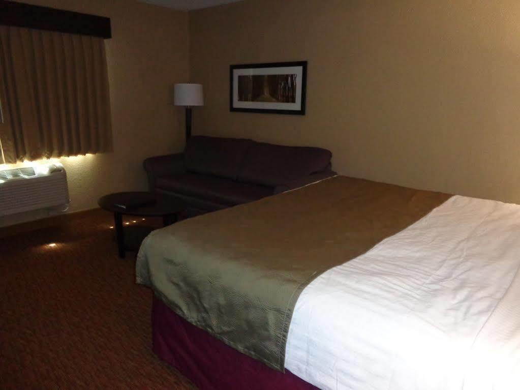 Americinn By Wyndham Osceola Extérieur photo