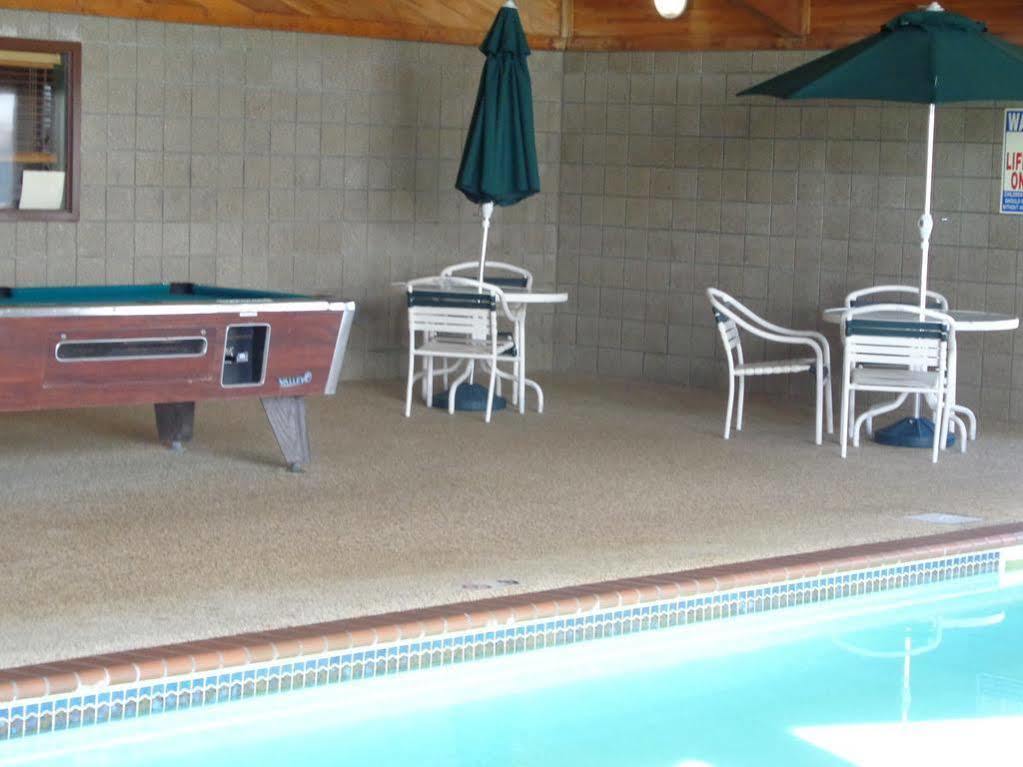 Americinn By Wyndham Osceola Extérieur photo